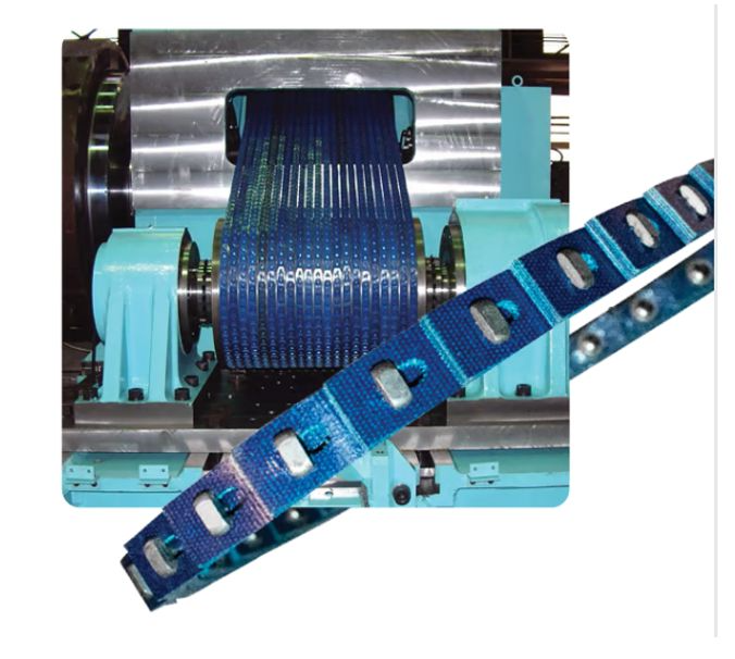 Blue link belt running on a heavy rolling mill drive